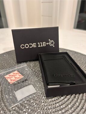 Code 118 black onyx slim minimalist wallet  carrying case cash or credit!
